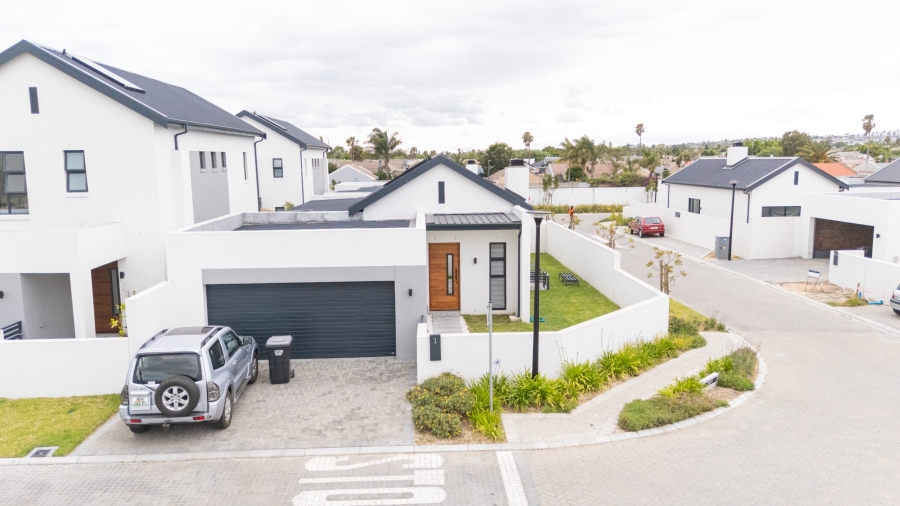 To Let 3 Bedroom Property for Rent in Le Coste Estate Western Cape